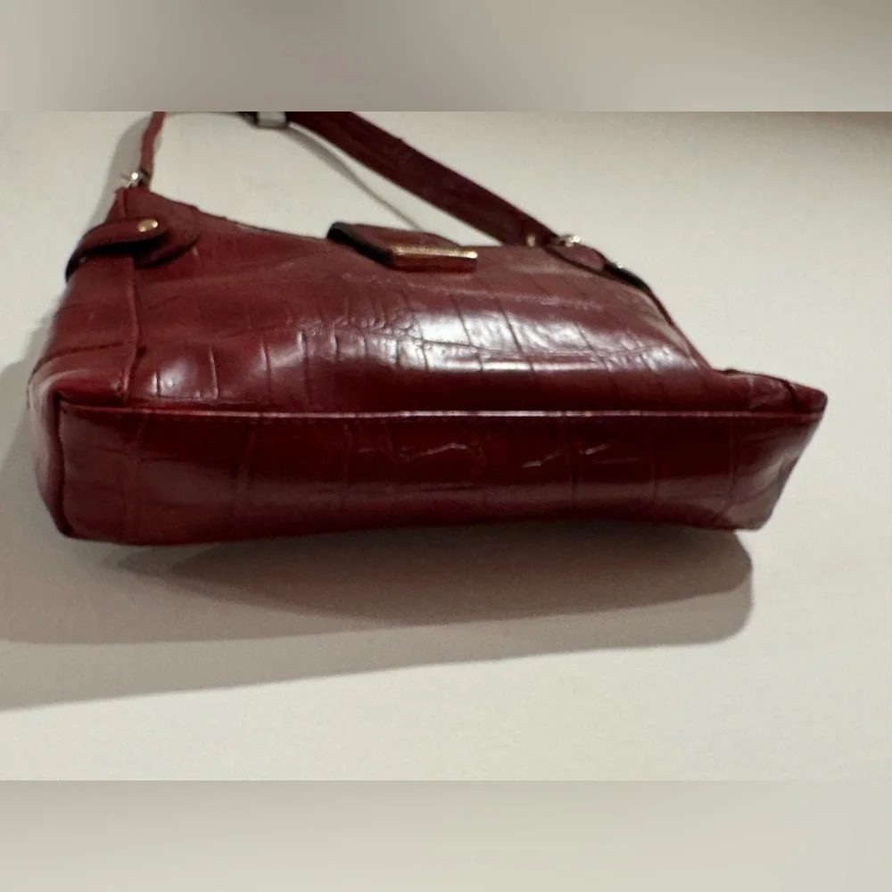 Liz Claiborne Vintage Cherry Red Croc-Embossed Shoulder Handbag